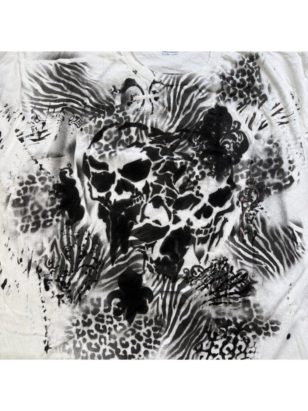Gildan Shirt Mens 2XL White Airbrush Graffiti Skull Horror Graphic Tee 2 Sided